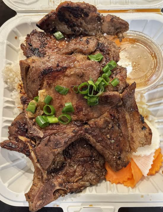 504. Grilled Pork Chop with Steamed Rice 烤豬扒碎米飯
